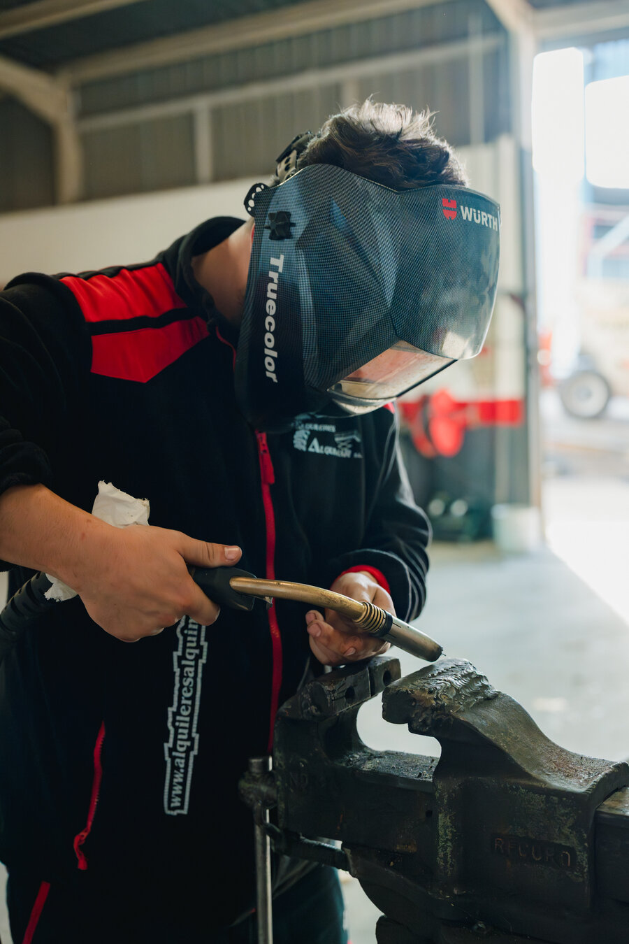 Taller de reparación y mantenimiento de maquinaria — Alquimar